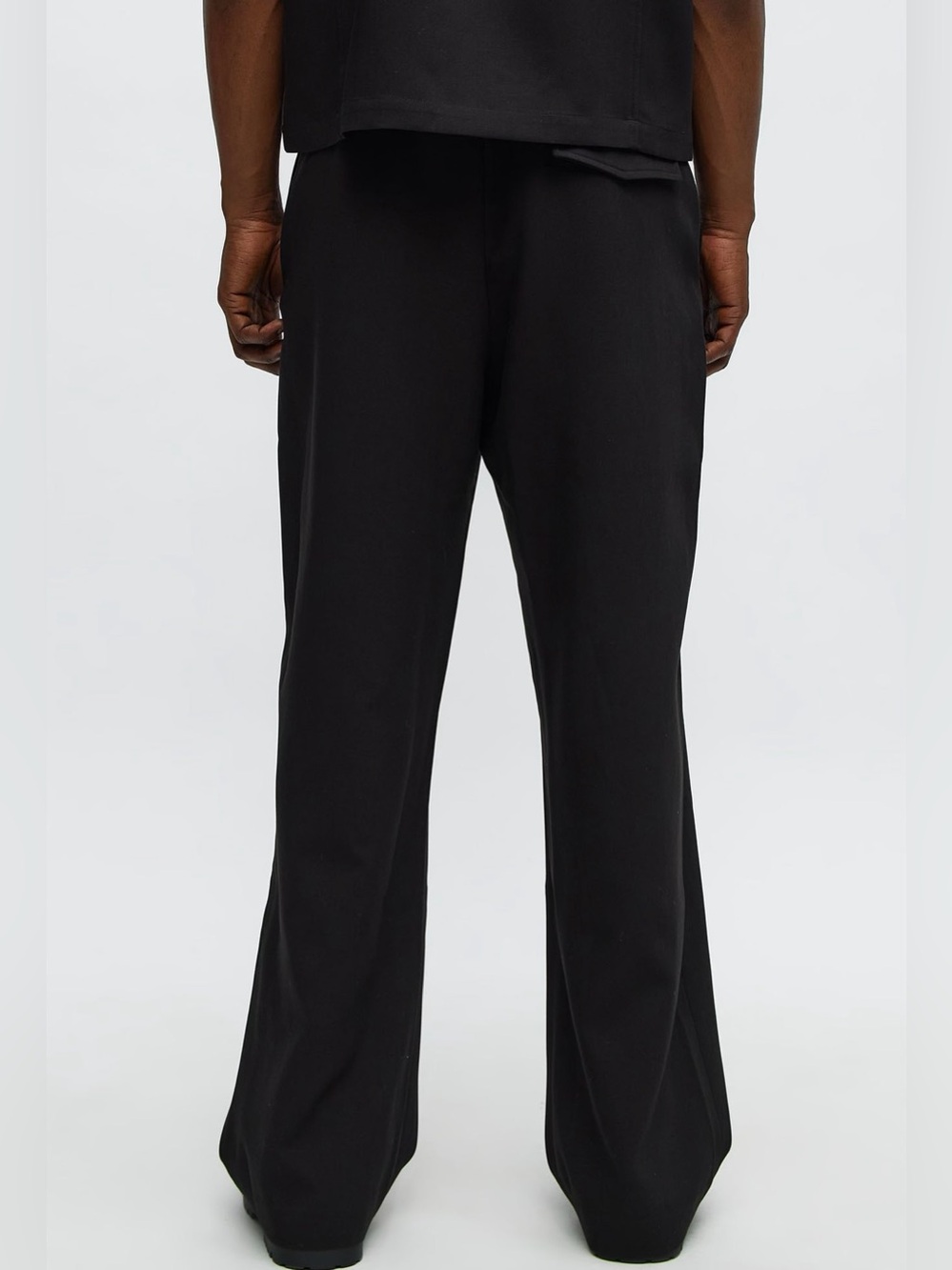 Fashion Nova Black Wide-Leg Pleated Men’s Dress Pants - Picture 2 of 7